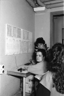 Image of sheet 19960500 photo 9: Aus: Schichtwechsel Arbeit 
frtsg. Druckerei Zentrum Nachtarbeit Frauen Gruppenbild bei «Der Bund» Bümpliz Spedition 2.30 Uhr Rapportherstellung Schluss Madame Jaqueline Vogt fährt 5 x die Woche von ihrem Wohnsitz Frankreich France Alsace Elsass Elbach nach Basel zur Grossmetzgerei Bell und zurück. 1996
Out of:
Schichtwechsel, Rotpunktverlag
Jour ouvrable , Edition d'en bas
Per chi suona la sirena, Editione Casagrande
SMUV UNIA
