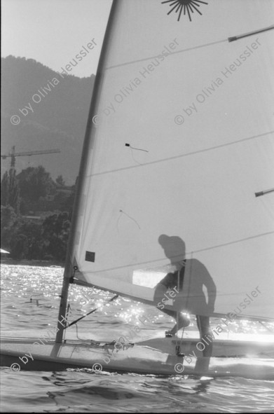 Image of sheet 19960630 photo 10: Segeln Segelboot Laser auf dem Zürichsee Zürich 1996
Während dem ASVZ- Junioren ZSC-Laser- Training auf dem Zürcher See. Schweiz 07.96 Zürich 1996 √ Schweiz Switzerland swiss sailing sailor on the lake Zurich sports yachting