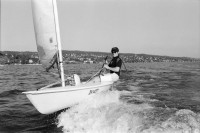 Image of sheet 19960630 photo 31: Segeln Segelboot Laser auf dem Zürichsee Zürich 1996
Während dem ASVZ- Junioren ZSC-Laser- Training auf dem Zürcher See. Schweiz 07.96 Zürich 1996 √ Schweiz Switzerland swiss sailing sailor on the lake Zurich sports yachting