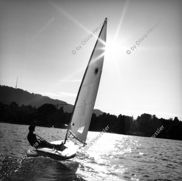 Image of sheet 19960680 photo 10: Laser am Segel-Training auf dem Zürich See, Schweiz 1996. 
Segeln yachting sailing laser class lake Zürich 1996
ASVZ-Junioren Laser Training auf dem See.
swiss Switzerland Schweiz Europe sport 6 x 6 Hasselblad s/w b&w √
man