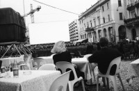 Image of sheet 19960720 photo 27: Piazza Locarno mit Leinwand Filmfestival leere Monoblock-Stühle, 1996.