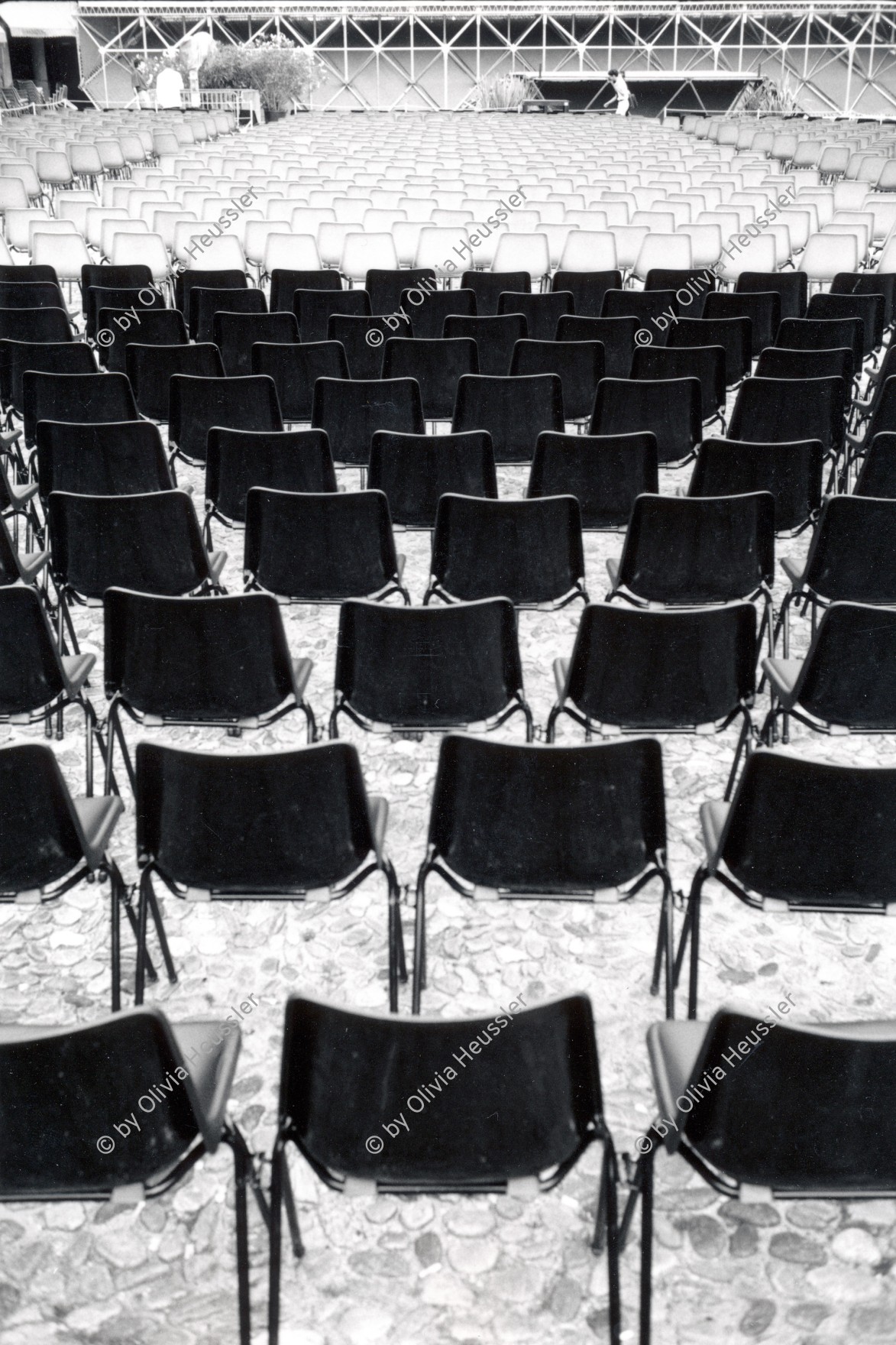 Image of sheet 19960720 photo 34: © 1996, Olivia Heussler / www.clic.li
Die Bestuhlung des Filmfestival Locarno auf der Piazza 1996 √ Tessin Ticino Film Pellicula Festival chairs Kanton Switzerland Suisse Svizzera