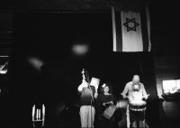 Image of sheet 19960750 photo 24: © 1995, Olivia Heussler / www.clic.li
In der jüdisches Gotteshaus Synagoge in Endingen. Kanton Aargau 1996 Switzerland Swiss jewish center religious hand Schweiz √ Judentum jews place of worship