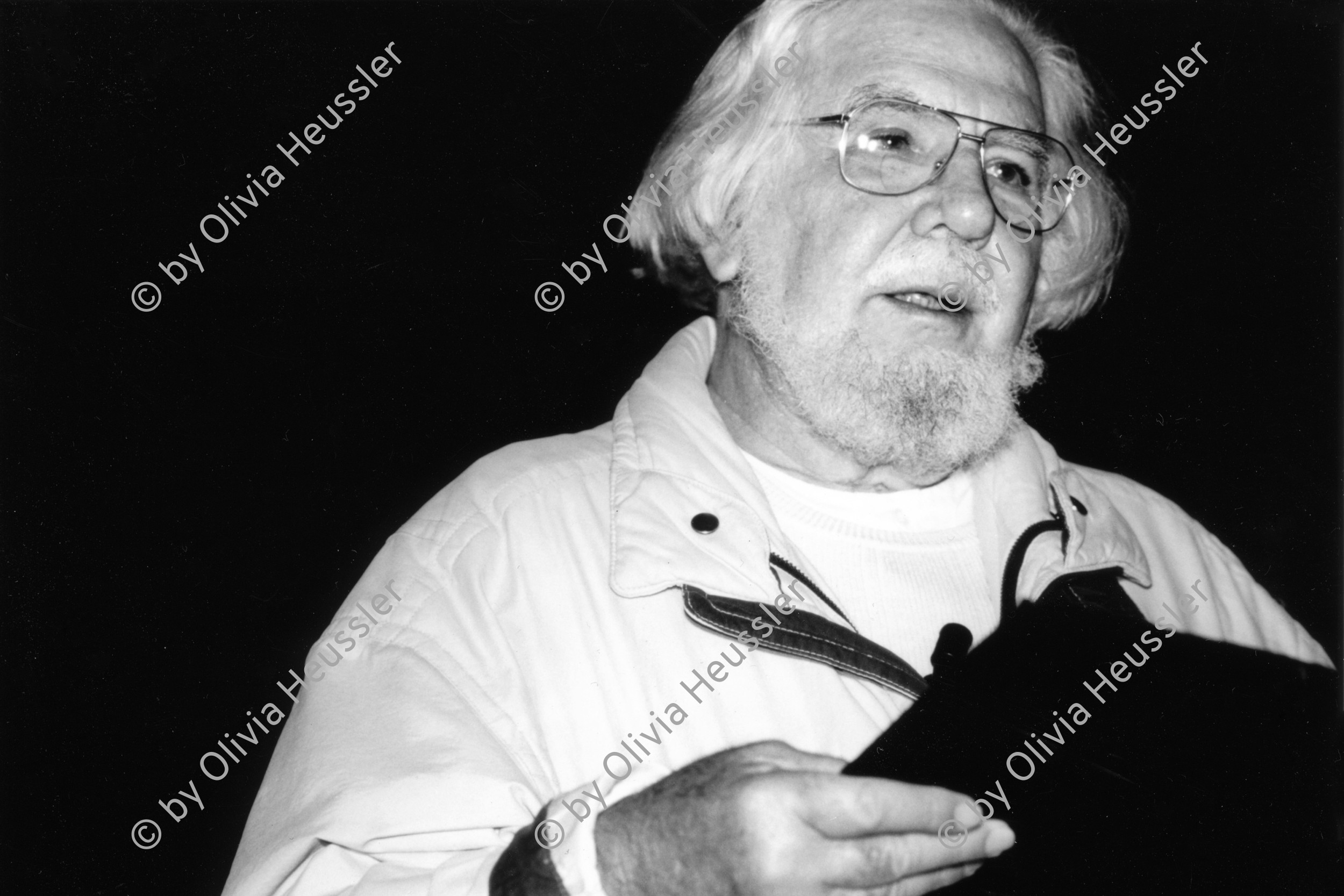 Image of sheet 19960830 photo 24: E