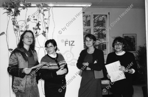 Image of sheet 19970010 photo 23: Portrait von Gruppenbild Fraueninformations Zentrum in Quellenstrasse Zürich FIZ Frauen. 1997 
 	Frauen Informations Zentrum FIZ Frauen Portrait
FIZ Advocacy and Support for Migrant Women and Victims of Trafficking
Zürich Kreis fünf 5, Switzerland Europe Group 1997
© 1997, Olivia Heussler
v.l.n.r. Eva Danzl, Maritza Le Breton, Brigitte Schmid, Carminha Pereira fiz zurück