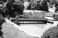 Image of sheet 19970050 photo 4: TEE Zug Tessiner Gutshof Appenzeller Kuhaufzug Basler RheinhafenBundeshaus Olivia Tell Denkmal Bahnhof Polin und Olivia schwanger IKRK Hauptsitz in Genf Luzerner Holzbrücke etc.