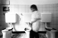 Image of sheet 19980030 photo 4: In der Kinderkrippe Kinderhort Neustadtgasse des GFZ. 
Der GFZ (Gemeinnützige Frauenverein Zürich) setzt sich seit 1885 für die Anliegen von Frauen, Kindern und Familien ein.
Zürich 04.98 Schweiz 
Toilet WC in the nursery
Infant Switzerland Europe

© 1998, Olivia Heussler √