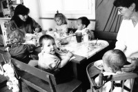 Image of sheet 19980040 photo 26: In der Kinderkrippe Kinderhort Neustadtgasse des Gemeinnützigen Frauenvereins. GFZ Zürich 04.98
In der Kinderkrippe Neustadtgasse des GFZ.
Der GFZ (Gemeinnützige Frauenverein Zürich) setzt sich seit 1885 für die Anliegen von Frauen, Kindern und Familien ein.
Kinderkrippe Kinder Kleinkinder Säuglinge und Betreuerinnen Frau Frauen Betreuung
rechts im Stuhl (Alis Heussler)
Zürich 04.98 Schweiz Babys and supervisors in the nursery 
Infant Switzerland Europe

© 1998, Olivia Heussler √