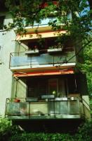 Image of sheet 19980200 photo 18: Imhofstr. Baugenossenschaft Verwaltung.
Zentrum Hardau Tauben gefüttert Kinder Gruppe
