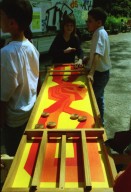 Image of sheet 19980230 photo 20: Spielplatzanimation und Cafeteria Amt für Soziokultur Zürich Bäckeranlage 05.98 Zürich, Kreis vier 4 Aussersihl Schweiz Switzerland Europe kids playground animation children park 
© 1998, Olivia Heussler