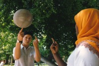 Image of sheet 19980230 photo 21: Spielplatzanimation und Cafeteria Amt für Soziokultur Zürich Bäckeranlage 05.98 Zürich, Kreis vier 4 Aussersihl Schweiz Switzerland Europe kids playground animation children park muslima veil muslimin schleier fingerfertigkeiten
© 1998, Olivia Heussler √
