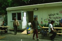 Image of sheet 19980230 photo 24: Spielplatzanimation und Cafeteria Amt für Soziokultur Zürich Bäckeranlage 05.98 Zürich, Kreis vier 4 Aussersihl Schweiz Switzerland Europe kids playground animation children park 
© 1998, Olivia Heussler