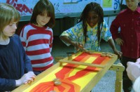 Image of sheet 19980230 photo 28: Spielplatzanimation und Cafeteria Amt für Soziokultur Zürich Bäckeranlage 05.98 Zürich, Kreis vier 4 Aussersihl Schweiz Switzerland Europe kids playground animation children park 
© 1998, Olivia Heussler