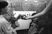 Image of sheet 19980340 photo 33: Kinderhaus Stromboli Zollstrasse Malen Claudia Hobi Zähneputzen Zürich 1998