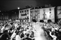 Image of sheet 19980390 photo 33: Locarno Filmfestival UBS Plakat Ken Loach Piazza Nacht Tessin