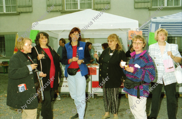 Image of sheet 19980410 photo 0: 1. Spielgruppentag auf dem Lindenhof Beatrice Künzi mit Patrick Rohner und Kinder Gina