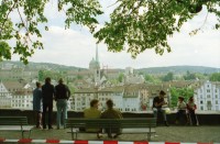 Image of sheet 19980410 photo 20: 1. Spielgruppentag auf dem Lindenhof Beatrice Künzi mit Patrick Rohner und Kinder Gina