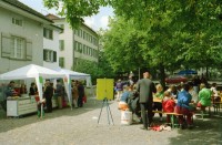 Image of sheet 19980410 photo 28: 1. Spielgruppentag auf dem Lindenhof Beatrice Künzi mit Patrick Rohner und Kinder Gina
