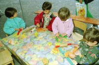 Image of sheet 19980420 photo 23: 1. Spielgruppentag auf dem Lindenhof