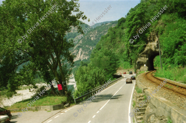 Image of sheet 19980450 photo 34: Kantonsstrasse Valle Maggia mit Maggia