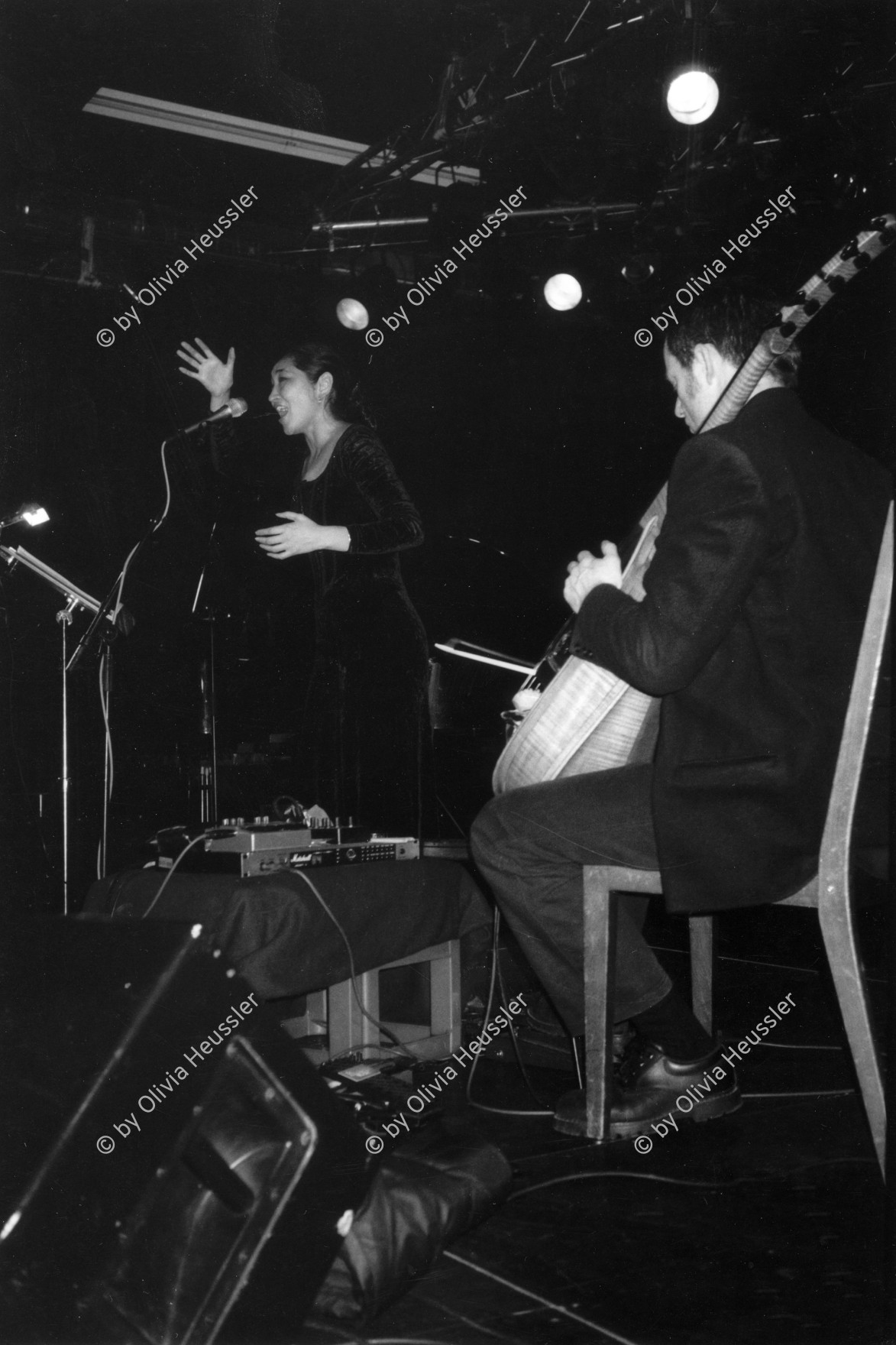 Image of sheet 19990010 photo 34: Saadet Türköz singt am Taktlos in der Roten Fabrik Zürich 1999 music concert singer culture 
Saadet Türköz (* 1961, Istanbul), ist eine kasachisch-türkische Sängerin und Komponistin. 
Swiss Schweiz Switzerland Europe
√ © 1999, Olivia Heussler