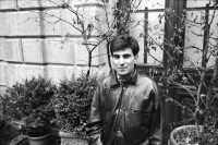 Image of sheet 19990150 photo 32: Portrait des kurdisch-schweizerischen Schriftstellers Yusuf Yesilöz in Zürich (auch Dia).
