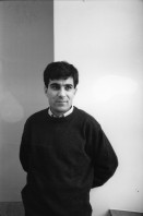 Image of sheet 19990150 photo 8: Portrait des kurdisch-schweizerischen Schriftstellers Yusuf Yesilöz in Zürich (auch Dia).