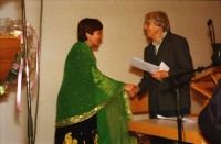 Image of sheet 20010040 photo 17: Dr. Sima Samar erhält den Paul-Grüninger-Preis in der Höhe von 50 000 Franken für ihren Einsatz zugunsten des Rechts auf Gesundheit und Bildung von Frauen und Mädchen in Afghanistan