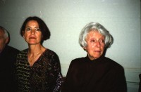 Image of sheet 20010180 photo 1: Pessach Bettina Truninger spielt Klarinette Ruth Guggenheim Alis Heussler Olivia Franz Romero Alis und Raoul Batantu Lena Fingerhuth auf dem Spielplatz Hofacker