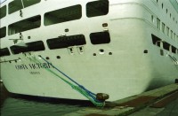 Image of sheet 20020030 photo 0: Kreuzfahrt Costa Ramblas Barcelona Spanien Schiff Che Guevara Palmen Kunst Gabrielle Attinger Alis Heussler Recycling Tanks Container Strassenwischer