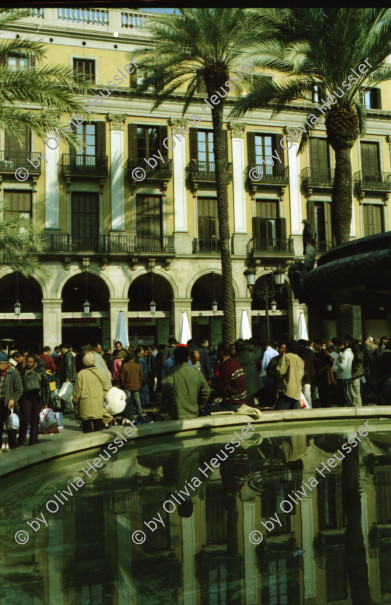 Image of sheet 20020030 photo 20: Kreuzfahrt Costa Ramblas Barcelona Spanien Schiff Che Guevara Palmen Kunst Gabrielle Attinger Alis Heussler Recycling Tanks Container Strassenwischer