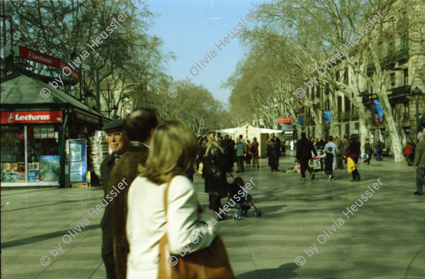 Image of sheet 20020030 photo 5: Kreuzfahrt Costa Ramblas Barcelona Spanien Schiff Che Guevara Palmen Kunst Gabrielle Attinger Alis Heussler Recycling Tanks Container Strassenwischer