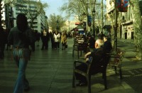 Image of sheet 20020040 photo 3: Barcelona Ramblas Strassenwischer Alis Heussler Gabrielle Attinger Tochter Kreuzfahrtschiff Costa Whirlpool auf Deck leere Liegebetten