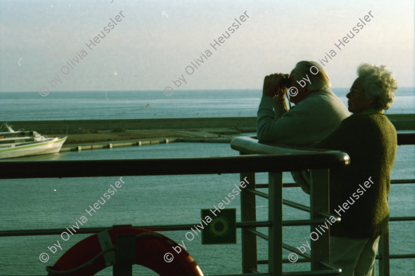 Image of sheet 20020080 photo 24: Personal Bedienung  Köche auf dem Kreuzfahrtschiff der Costa Viktoria
Alis Heussler Ferien Schifffahrt kreuzfahrt Hafen von Mallorca Touristen Pasagiere