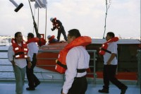 Image of sheet 20020090 photo 32: Köche und Servierpersonal Personal Bedienung auf dem Kreuzfahrtschiff der Costa Viktoria
Küchenpersonal Küche Ferien Schifffahrt kreuzfahrt Parmesan Eifelturm Buffet Kabine
Teller Gäste Dekoration