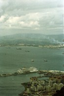 Image of sheet 20020110 photo 25: Affen Meriel und ihre Mutter mit Affen Flughafen Alis und Olivia Heussler
Die Halbinsel Gibraltar Touristen 
Ferien Schifffahrt kreuzfahrt