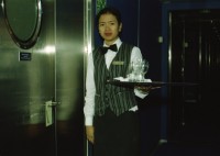 Image of sheet 20020130 photo 28: Personal Bedienung auf dem Kreuzfahrtschiff der Costa Viktoria Ankunft in Savona

Ferien Schifffahrt kreuzfahrt Spielcasino Familie macht Ferien Vergnügungssaal Angebot
Hafen von Savona Altstadt vom Schiff aus Personal Angestellte Arbeiterin aus den Filippinen