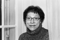 Image of sheet 20020140 photo 34: Die Schweizer Schriftstellerin Anne Cuneo in ihrer Wohnung in Zürich 2002 √