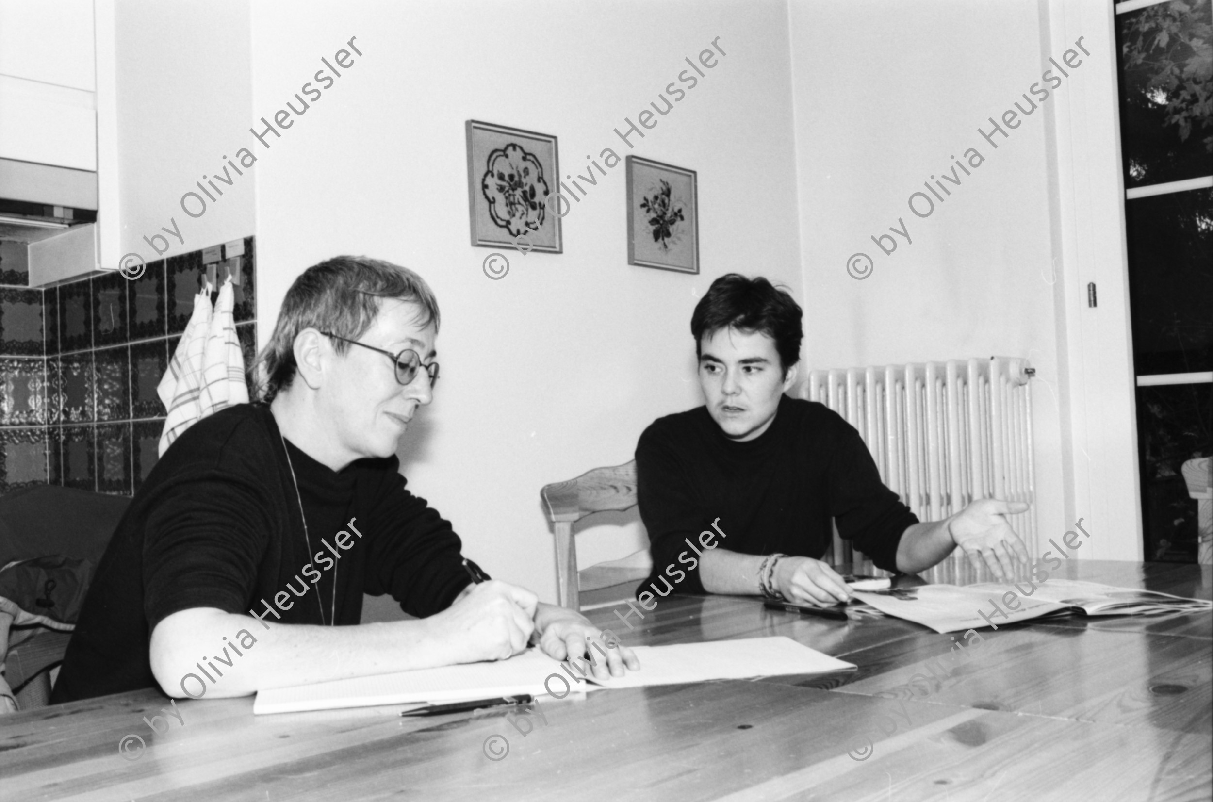 Image of sheet 20020300 photo 27: Redaktion Frauenland in Bern für Klartext mit Bettina Büsser