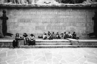 Image of sheet 20020380 photo 32: Teufelsbrücken Restaurant Serviertochter Michael T. Ganz Schülerklasse  Denkmal 
Wandbild russischer General Alexander Wassiljewitsch Suworow (1729–1800) Am 24. September 1799 eroberte er den St. Gotthard-Pass von den Franzosen. Schlacht Gotthard Brücke Schlucht Reuss Uri