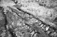 Image of sheet 20020460 photo 13: Gotthard Saumpfad Hospiz Verkehrstafeln Kanton Tessin markierung Tremola Pflasterstein Motorrad Kiosk See mit Denkmal Restaurant Holztor auf Wanderweg