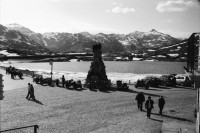Image of sheet 20020460 photo 36: Gotthard Saumpfad Hospiz Verkehrstafeln Kanton Tessin markierung Tremola Pflasterstein Motorrad Kiosk See mit Denkmal Restaurant Holztor auf Wanderweg