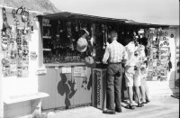 Image of sheet 20020470 photo 32: Gotthard Hospiz Passhöhe Bratwurststand Stausee Elektrizität s mast Gallerie Bergsee Stausee Grill