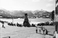 Image of sheet 20020480 photo 0: Gotthard Passhöhe Monument General Alexander Wassiljewitsch Suworow (1729–1800); 
Am 24. September 1799 eroberte er den St.-Gotthard-Pass von den Franzosen.  auf Pferd Denkmal Hospiz Cervelatstand Bratwurst