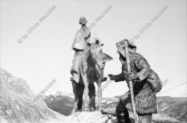 Image of sheet 20020480 photo 26: Gotthard Passhöhe Monument General Alexander Wassiljewitsch Suworow (1729–1800); 
Am 24. September 1799 eroberte er den St.-Gotthard-Pass von den Franzosen.  auf Pferd Denkmal Hospiz Cervelatstand Bratwurst