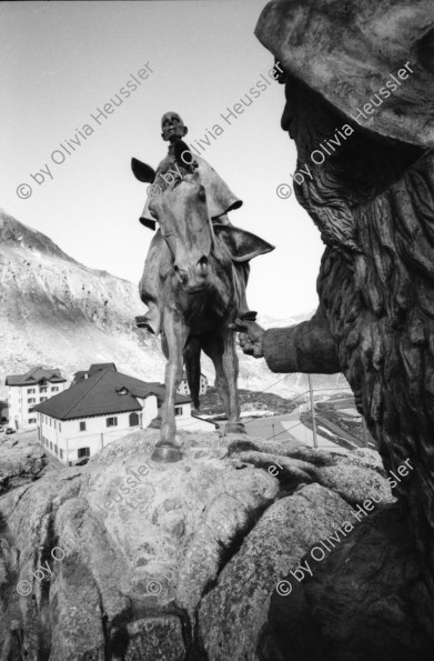 Image of sheet 20020480 photo 32: Gotthard Passhöhe Monument General Alexander Wassiljewitsch Suworow (1729–1800); 
Am 24. September 1799 eroberte er den St.-Gotthard-Pass von den Franzosen.  auf Pferd Denkmal Hospiz Cervelatstand Bratwurst