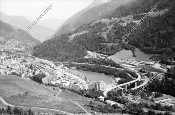 Image of sheet 20020530 photo 14: Kaserne Bedrina Fondo del Bosco über Airolo Heuwagen Forte Airolo Kanton Tessin, Ticino, Svizzera Schweiz, Switzerland
aus: Gotthard, das Hindernis verbindet.