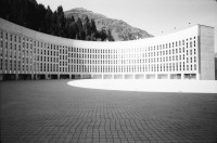 Image of sheet 20020530 photo 20: Kaserne Bedrina Fondo del Bosco über Airolo Heuwagen Forte Airolo Kanton Tessin, Ticino, Svizzera Schweiz, Switzerland
aus: Gotthard, das Hindernis verbindet.
