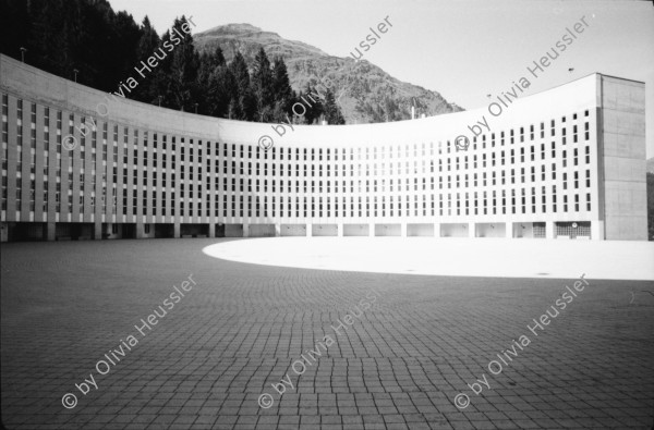 Image of sheet 20020530 photo 20: Kaserne Bedrina Fondo del Bosco über Airolo Heuwagen Forte Airolo Kanton Tessin, Ticino, Svizzera Schweiz, Switzerland
aus: Gotthard, das Hindernis verbindet.