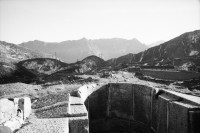 Image of sheet 20020590 photo 28: Hospental altes Zollhaus Militärmuseum Gotthard Hospiz Mic Hotel Jean Odermatt 'La Claustra' alte Festung. Die 4.000 m2 grosse Anlage liegt nahe der Passhöhe tief im Berg auf 2.050 m ü.M. auf dem Gebiet der Tessiner Gemeinde Airolo.

Gotthardstrasse 

Schweiz, Svizzera, Switzerland Kanton Tessin Ticino
aus: Gotthard, das Hindernis verbindet